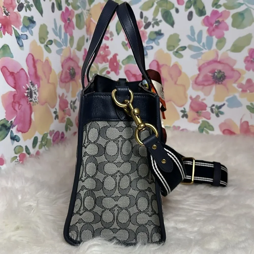 Coach pre loved