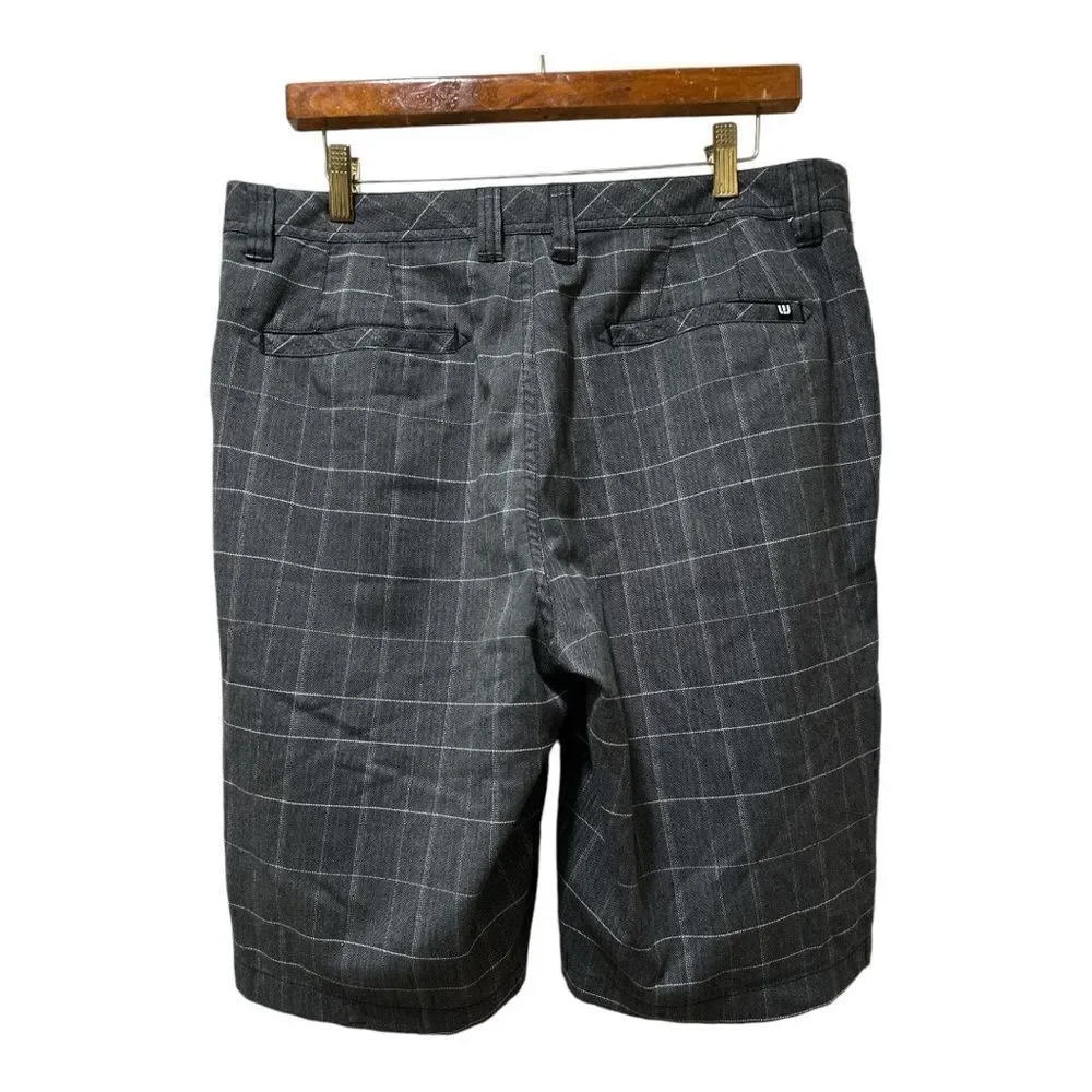 Travis Mathew excellent pre