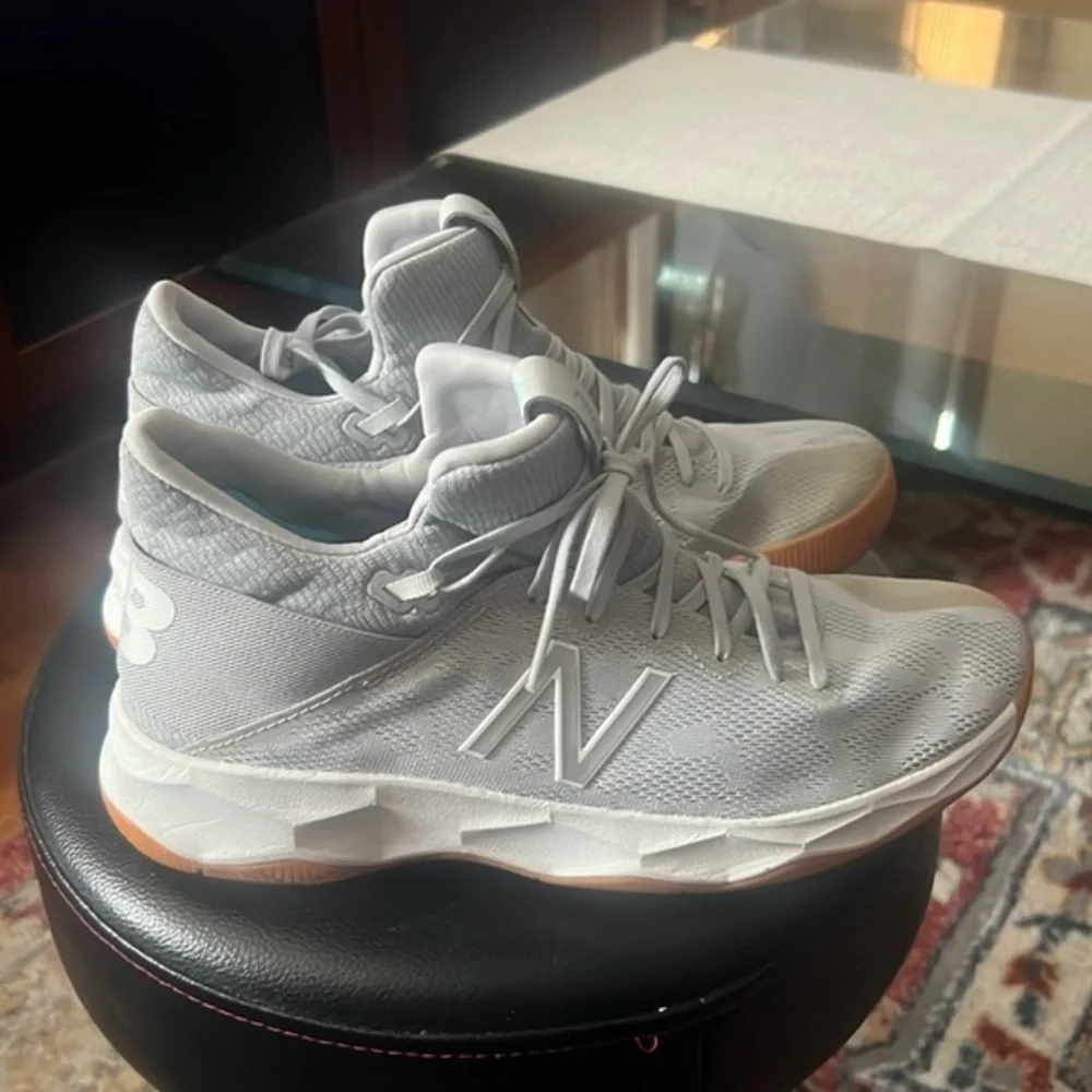 New Balance Freeze V2 Mens Size 8 Lacrosse Shoes White Gum FREEZBW2 EUC!