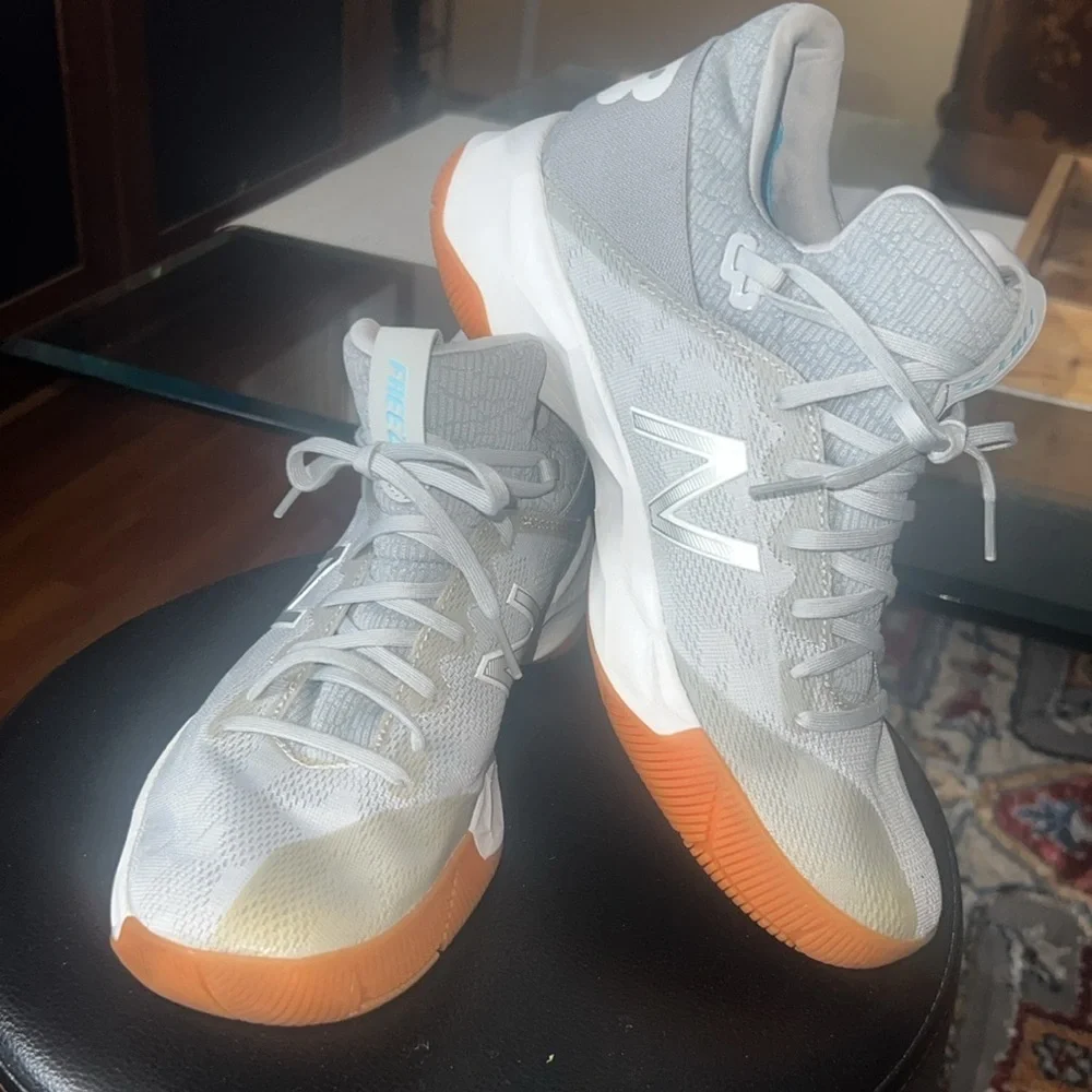 New Balance Freeze V2 Mens Size 8 Lacrosse Shoes White Gum FREEZBW2 EUC!