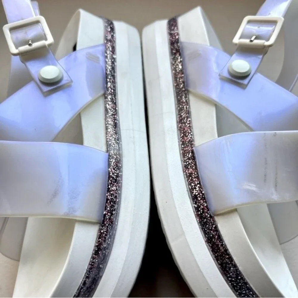 Melissa awaytomars white