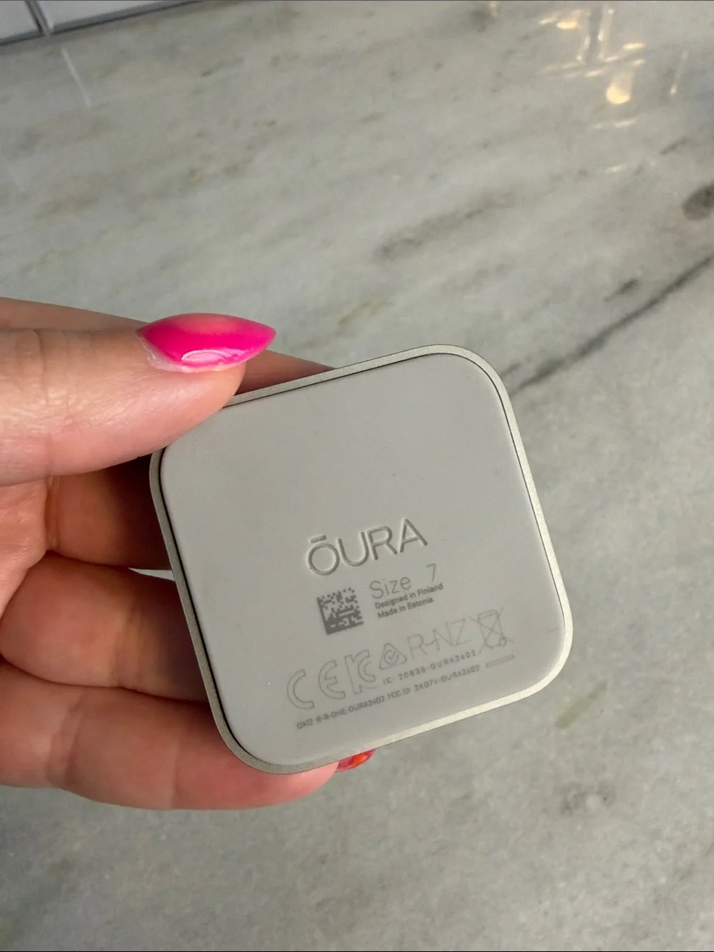Oura magnetic charging
