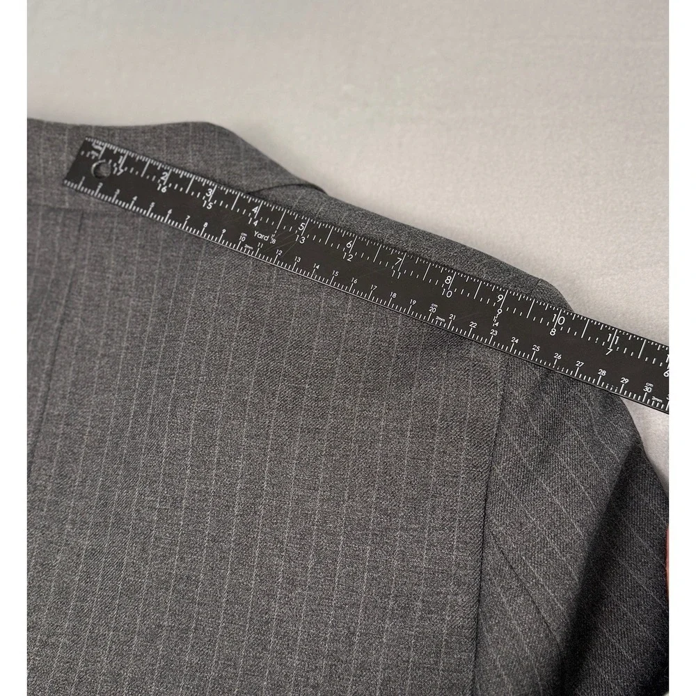 Vintage Levi's Men's 42R Suit Coat Action Business Class Jacket Gray Striped USA