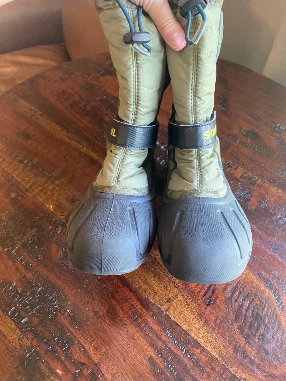 Sorel flurry youth