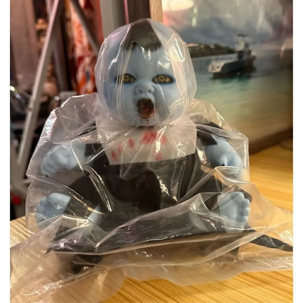 Mezco lilith dollie
