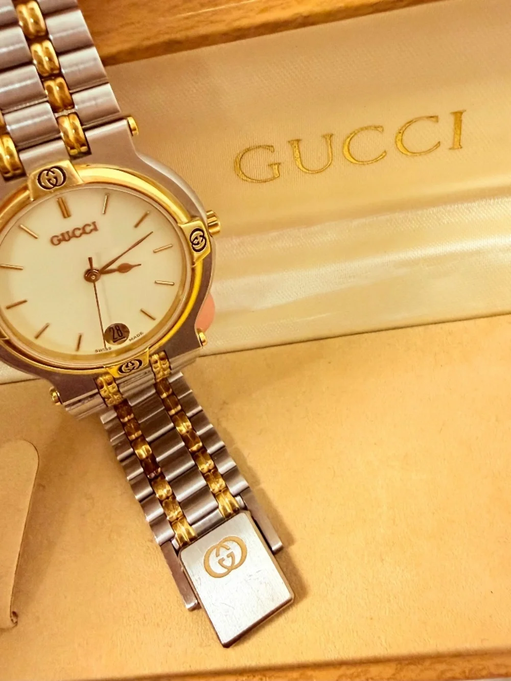 Authentic Gucci 9000M Watch