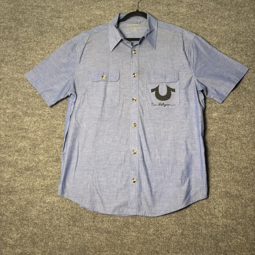 True Religion Button Up Men's L Blue Chambray Short‎ Sleeve Logo Graphic Shirt