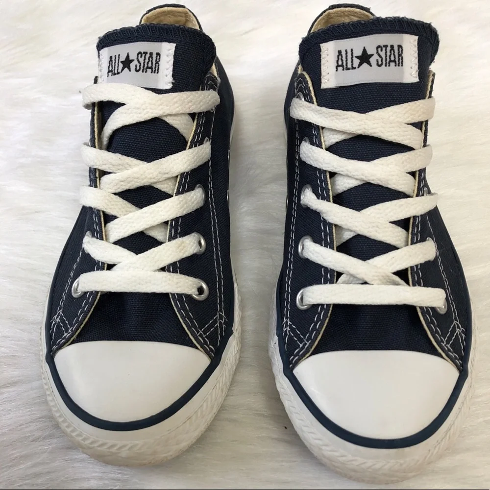 Converse navy blue