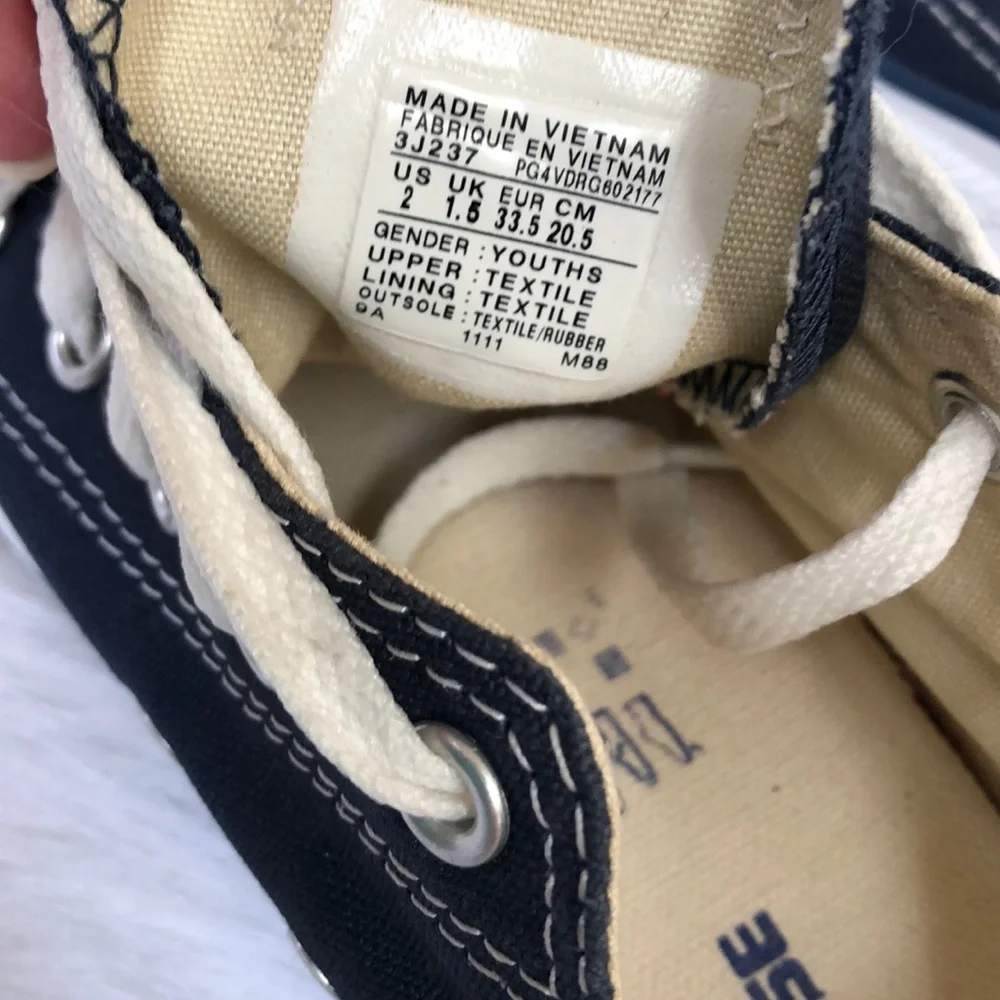 Converse navy blue