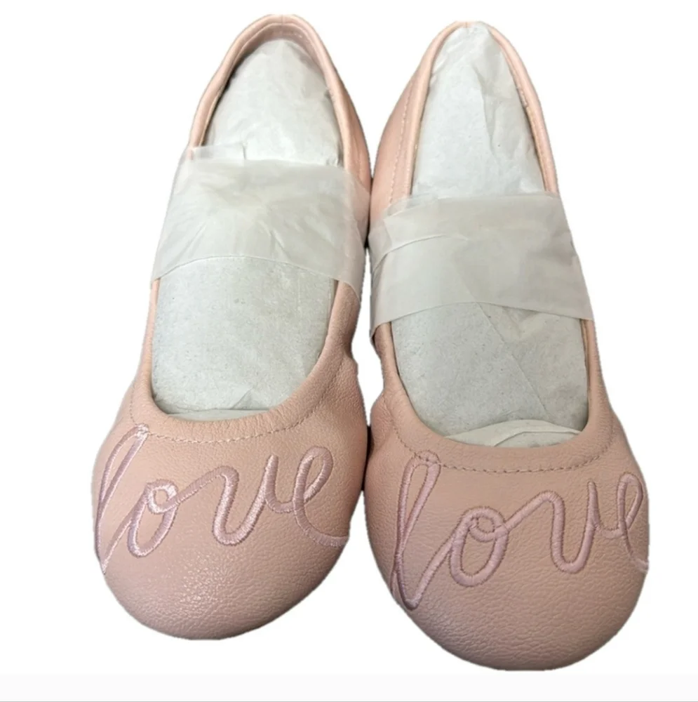 NIB Pink Embroidered LOVE Ballet Flats By Ellen Degeneres 5 Big Girls