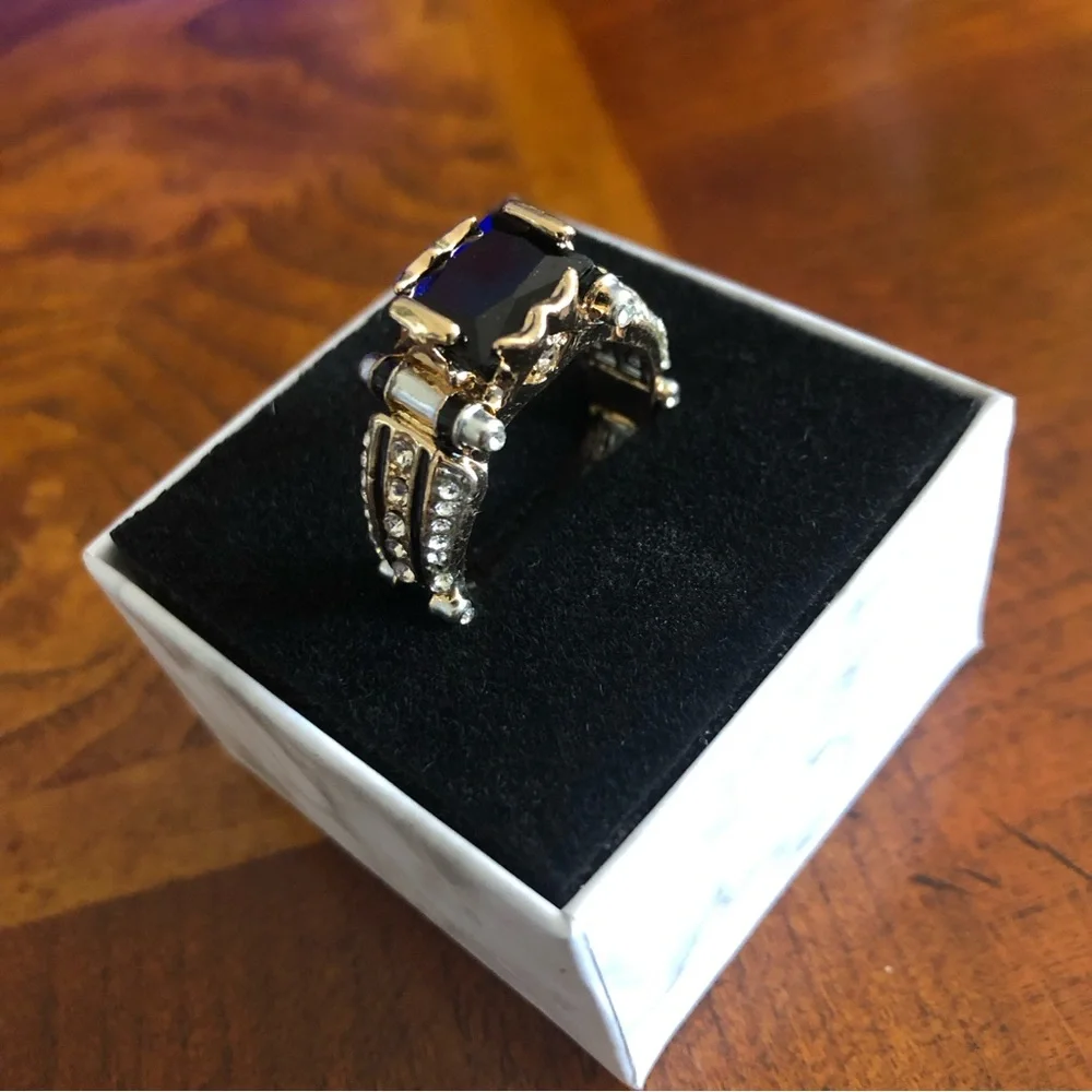 Men’s fashionable faceted black stone gold metal gentleman band ring NWT 13