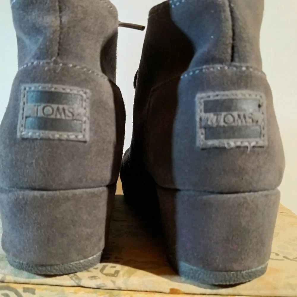 Toms grey suede