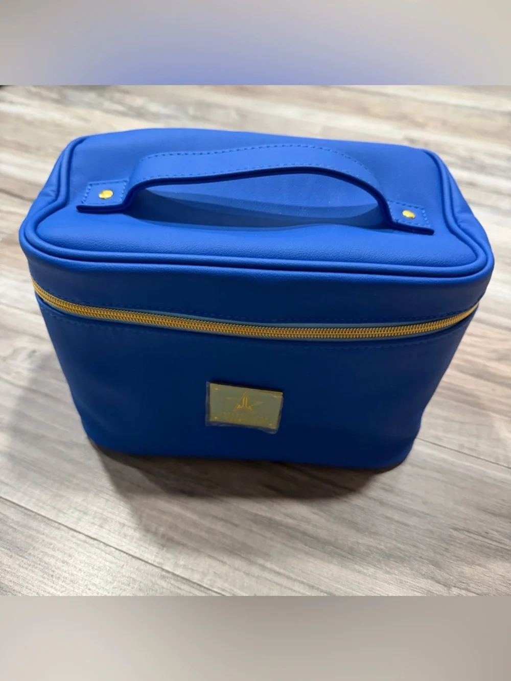 Jeffree Star carry your