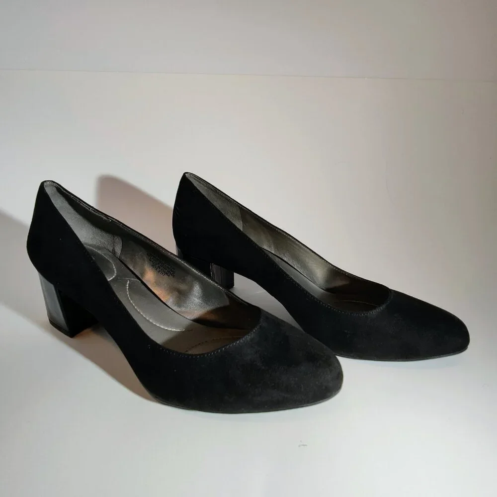 Bandolino Women's 8M Black‎ Suede Chunky Heel Pumps