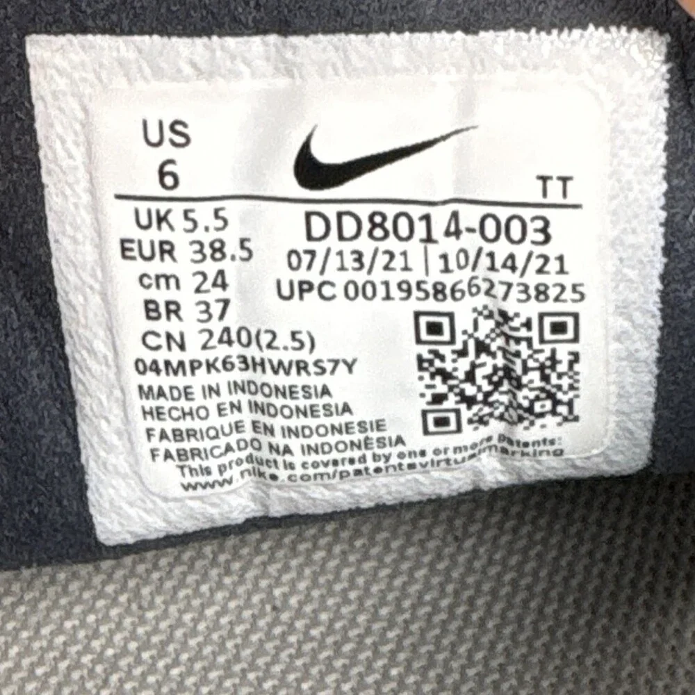 Nike waffle one