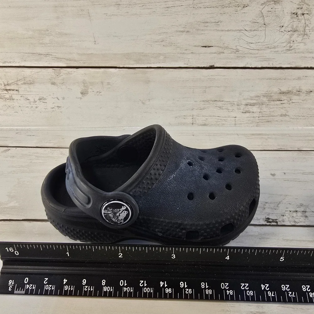 CROCS classic clogs