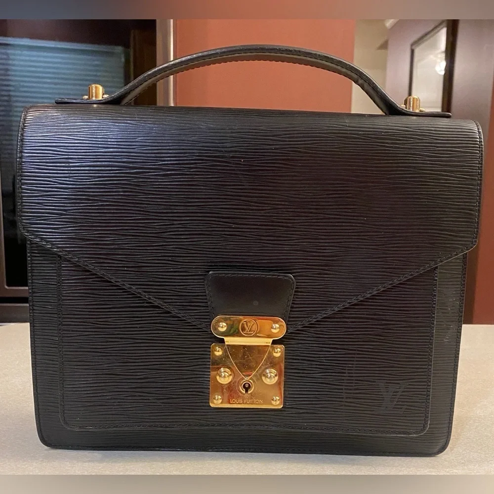 A-1CS-2A: LOUIS VUITTON Leather Epi Concorde Handbag w/FREE Unbranded Chain, EUC