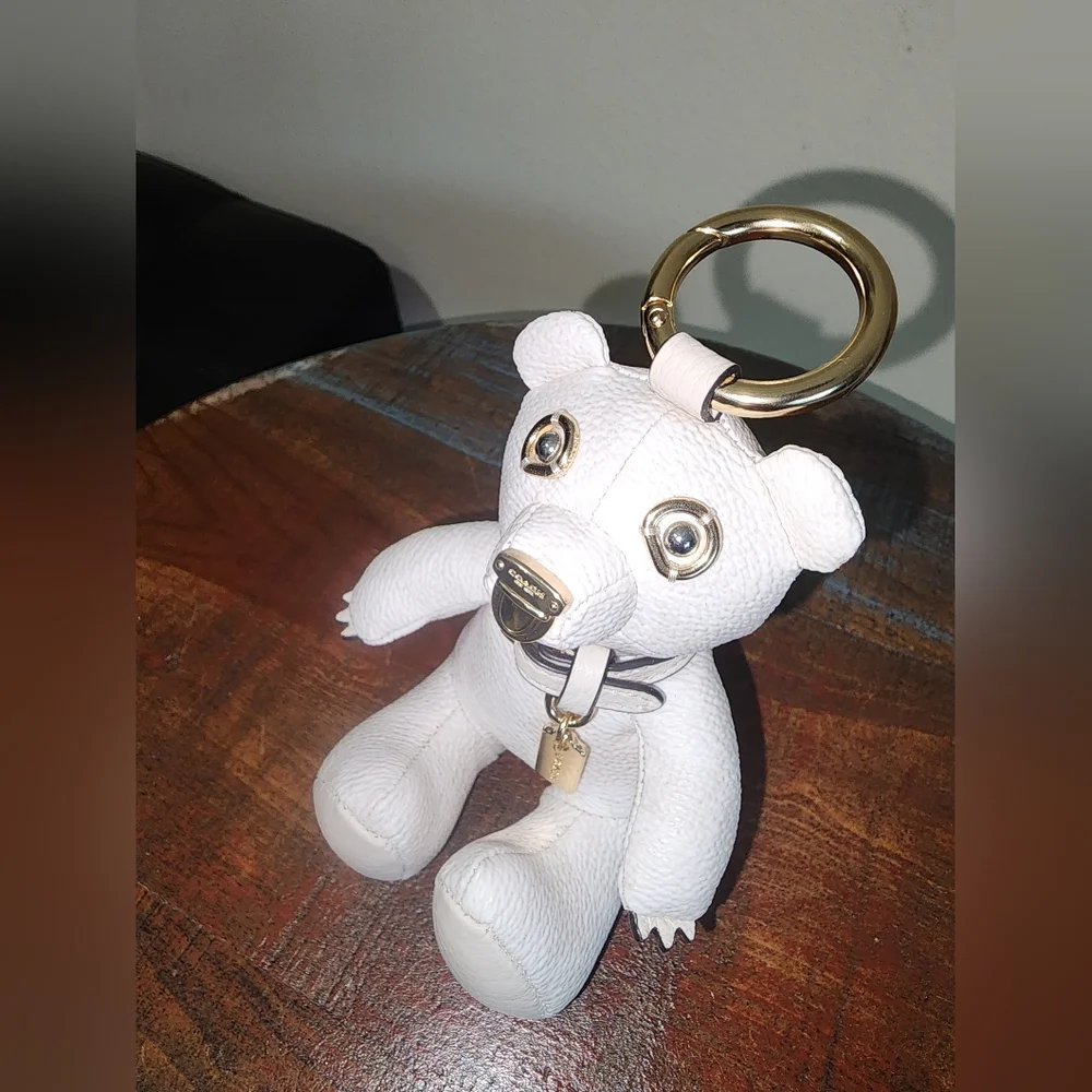 Coach Signature C White Cream Leather Mixed Metals Bear Purse Charm Keychain NEW