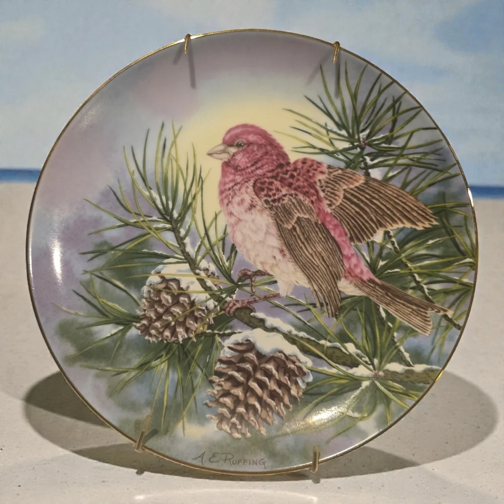 Southern Living Gallery Purple Finch‎ Wall Decor Plate