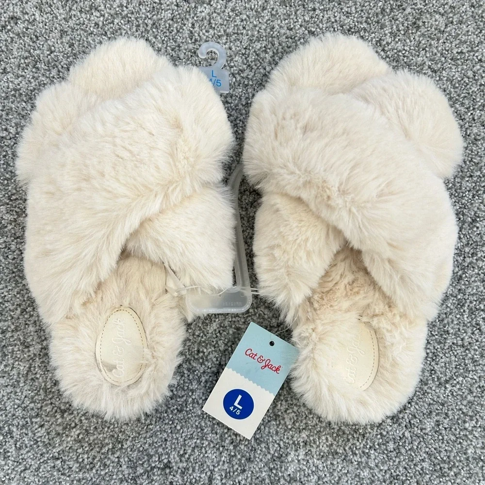 Cat & Jack Kids Slippers