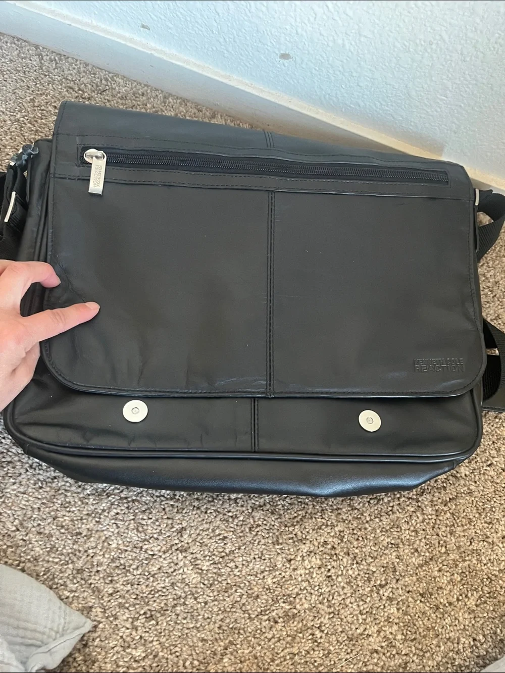 Kenneth Cole Reaction classic black