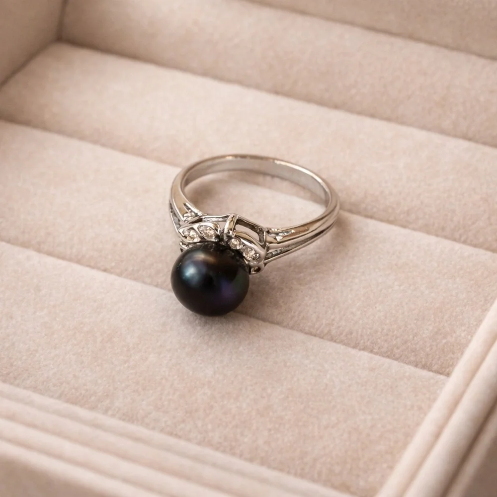Pearl Ring Set – Classic White‎ & Black Pearl Statement Rings Sizes: 7.5