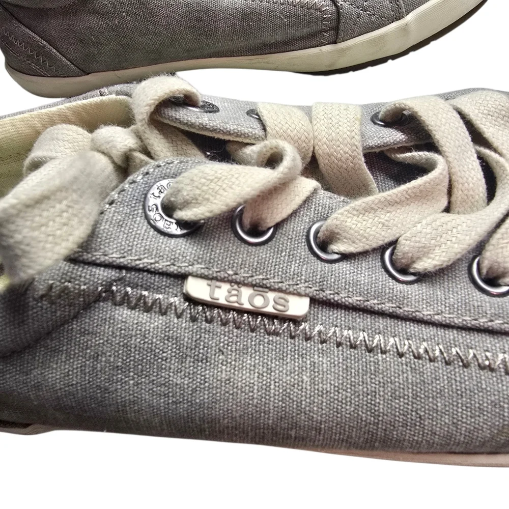 Taos Footwear gently used