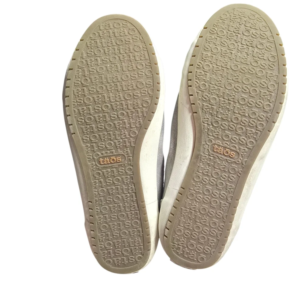 Taos Footwear gently used