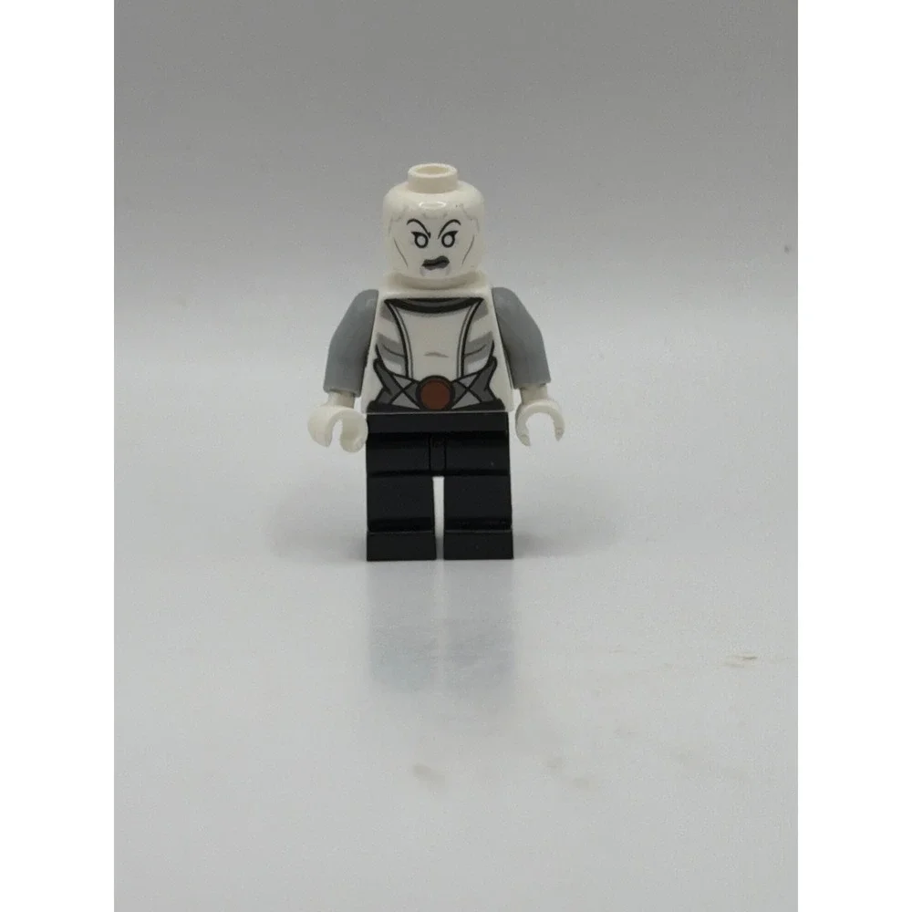 LEGO Star Wars Asajj Ventress Minifigure sw0615 White Torso Clone Wars