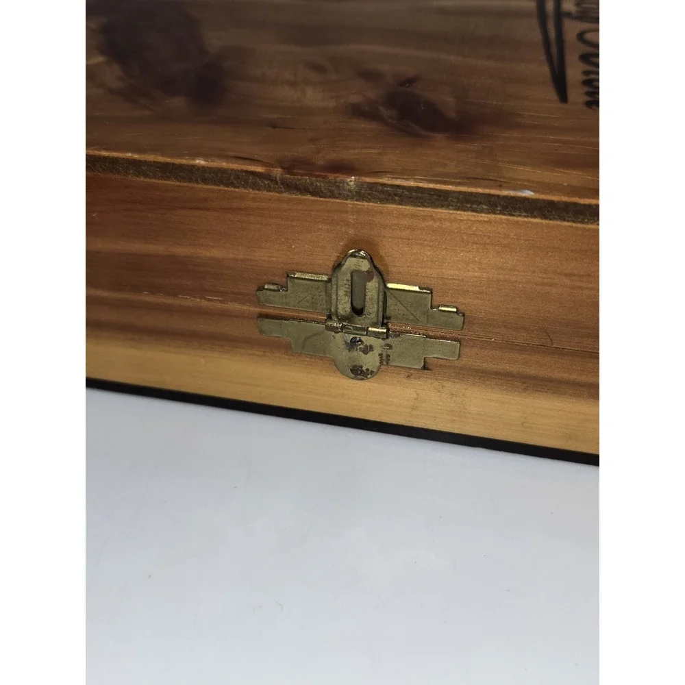 N/A bookmark clamshell please