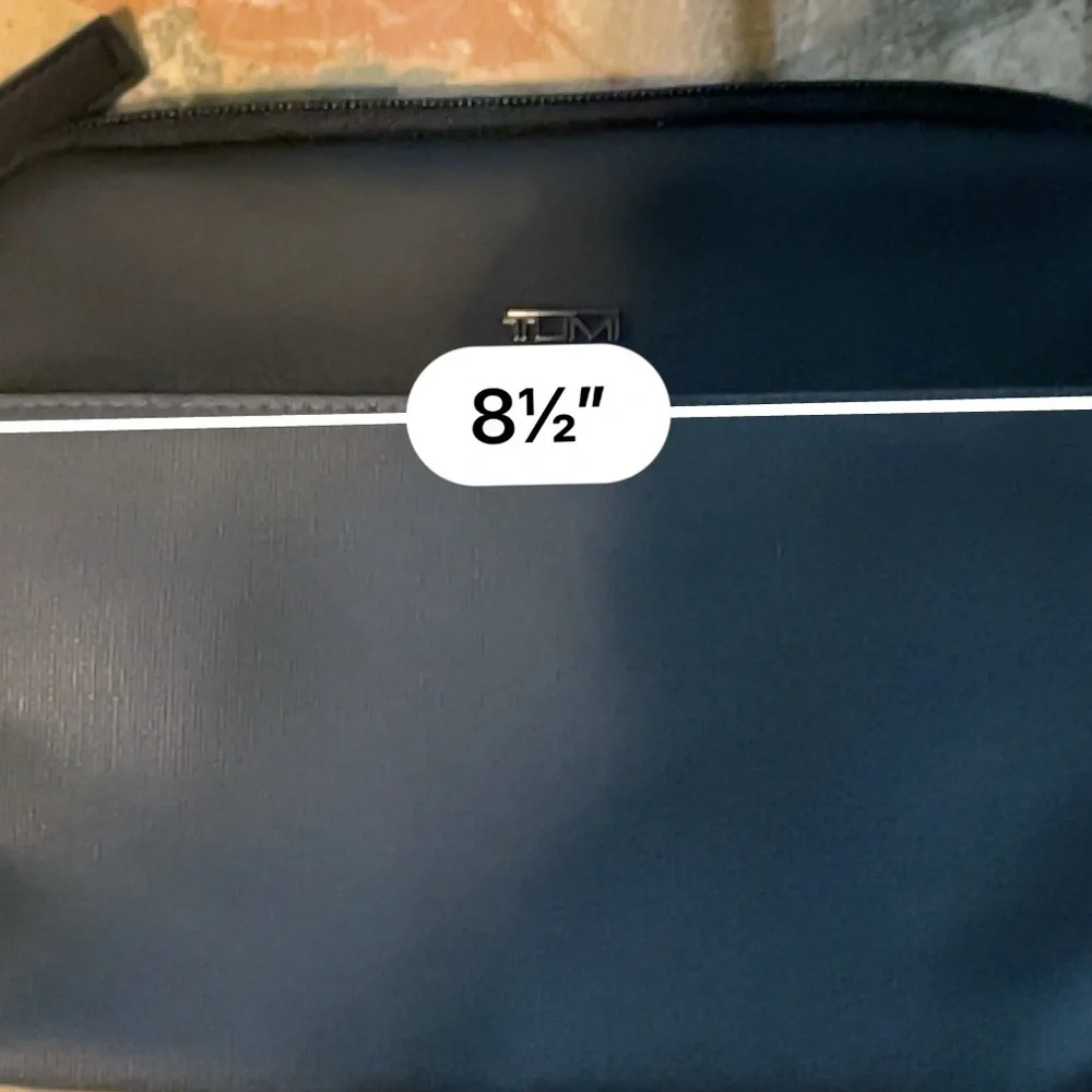 Tumi or black