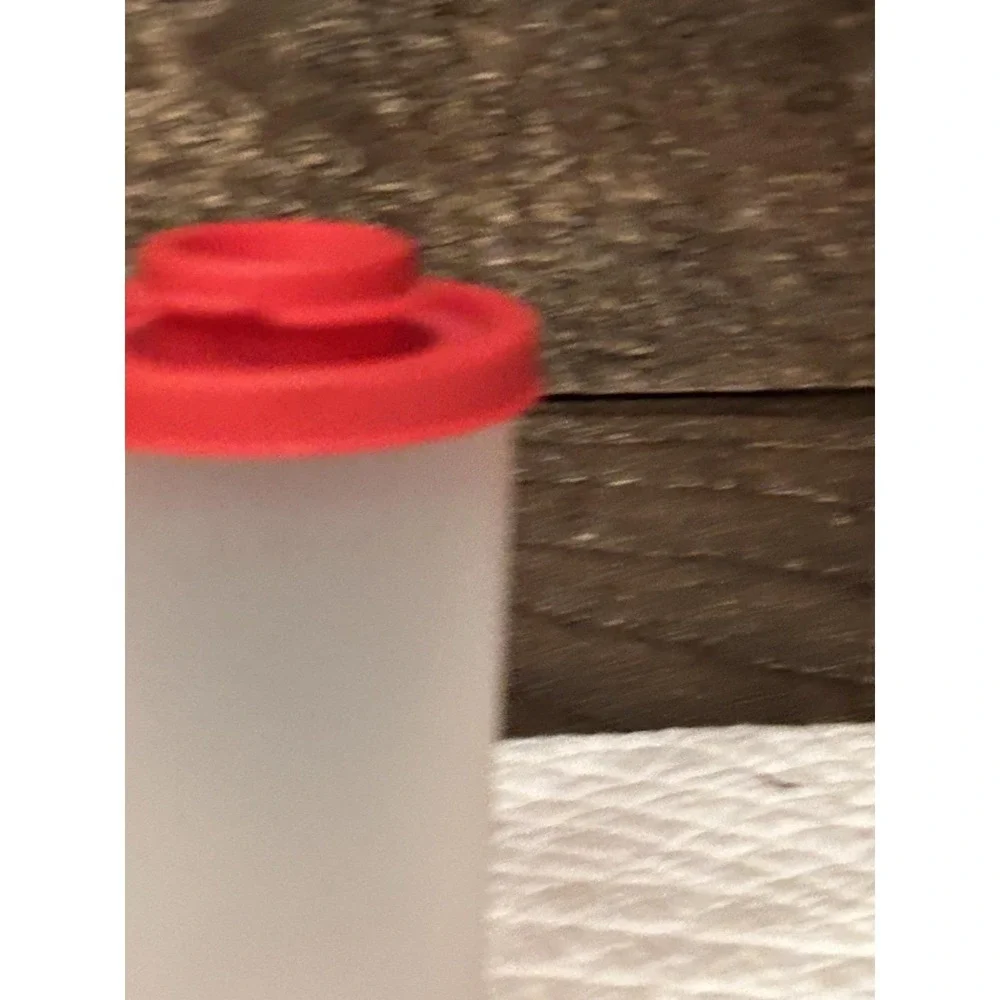 VTG Tupperware Red Clear Salt Pepper Spice‎ Shaker #102-16