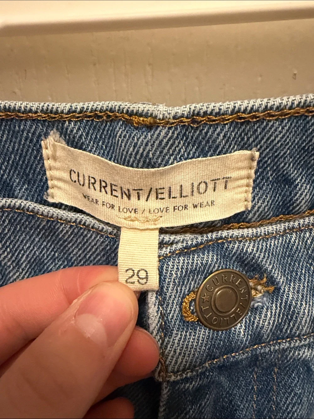 Current/Elliott The Boyfriend Distressed High-rise Jeans in Cloudburst