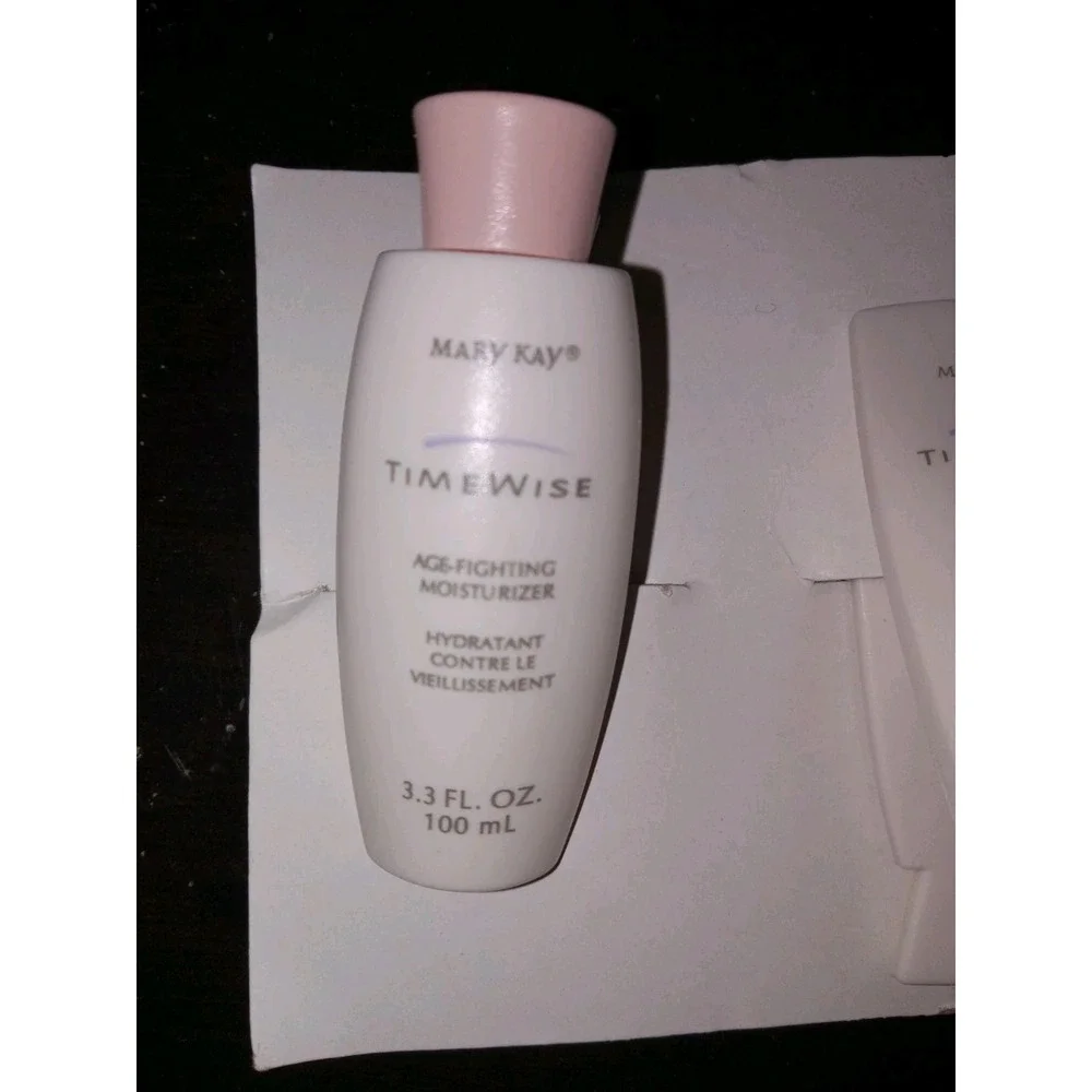 NEW Vtg Mary Kay Timewise Refrigerator Magnets  3 in 1 Cleanser Stocking Stuffer