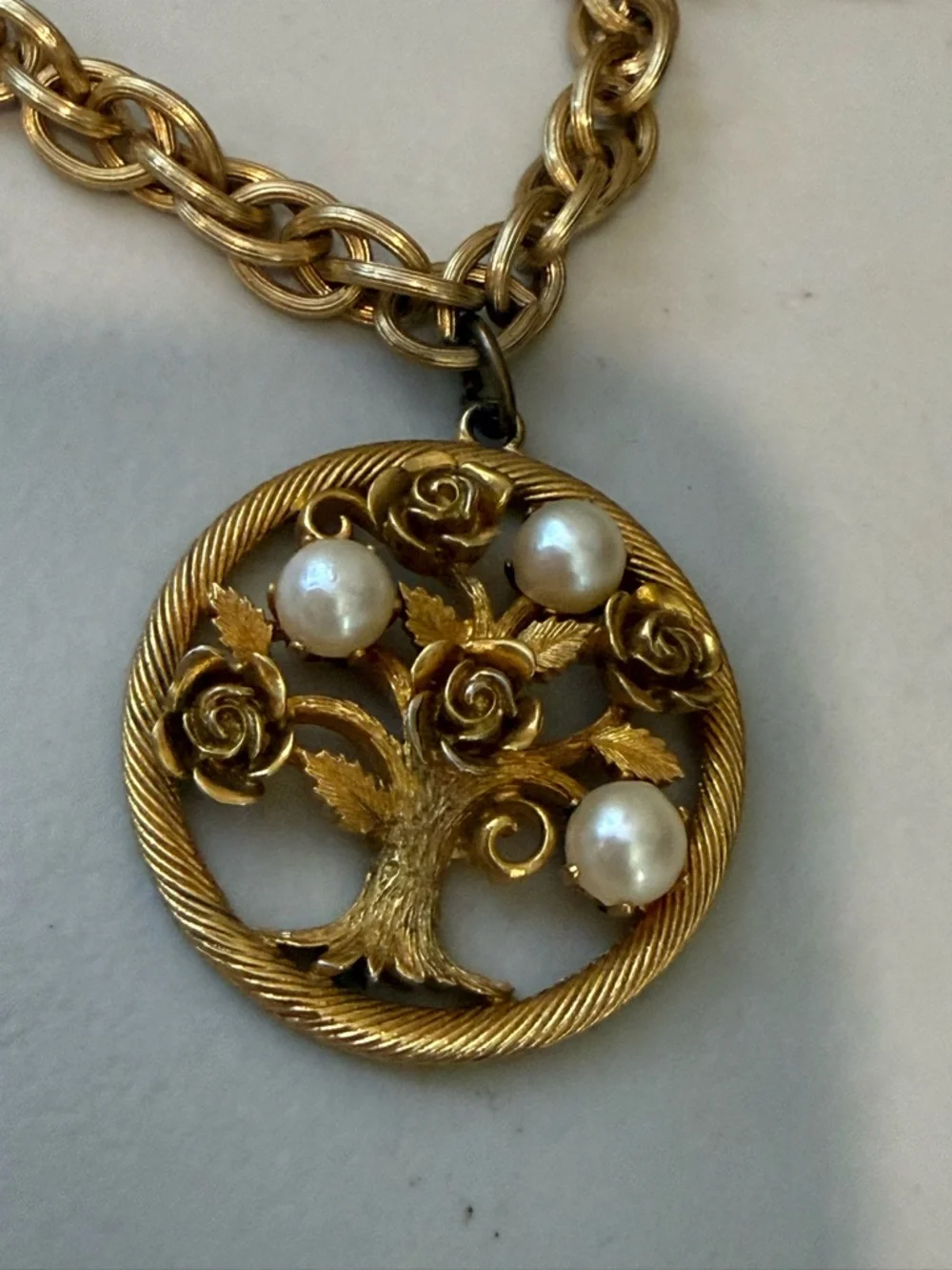 Lisner Jewelry gold tone