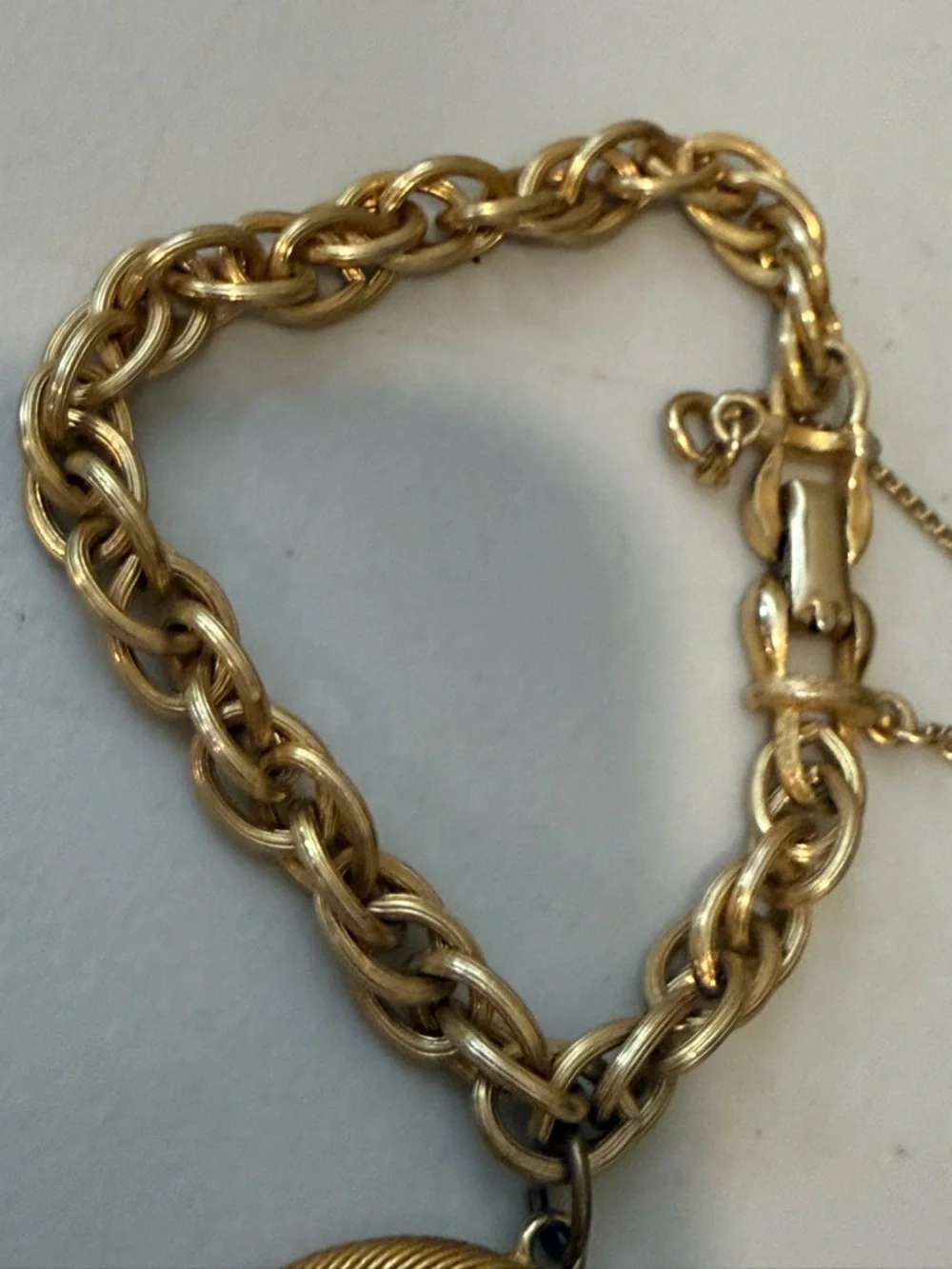 Lisner Jewelry gold tone