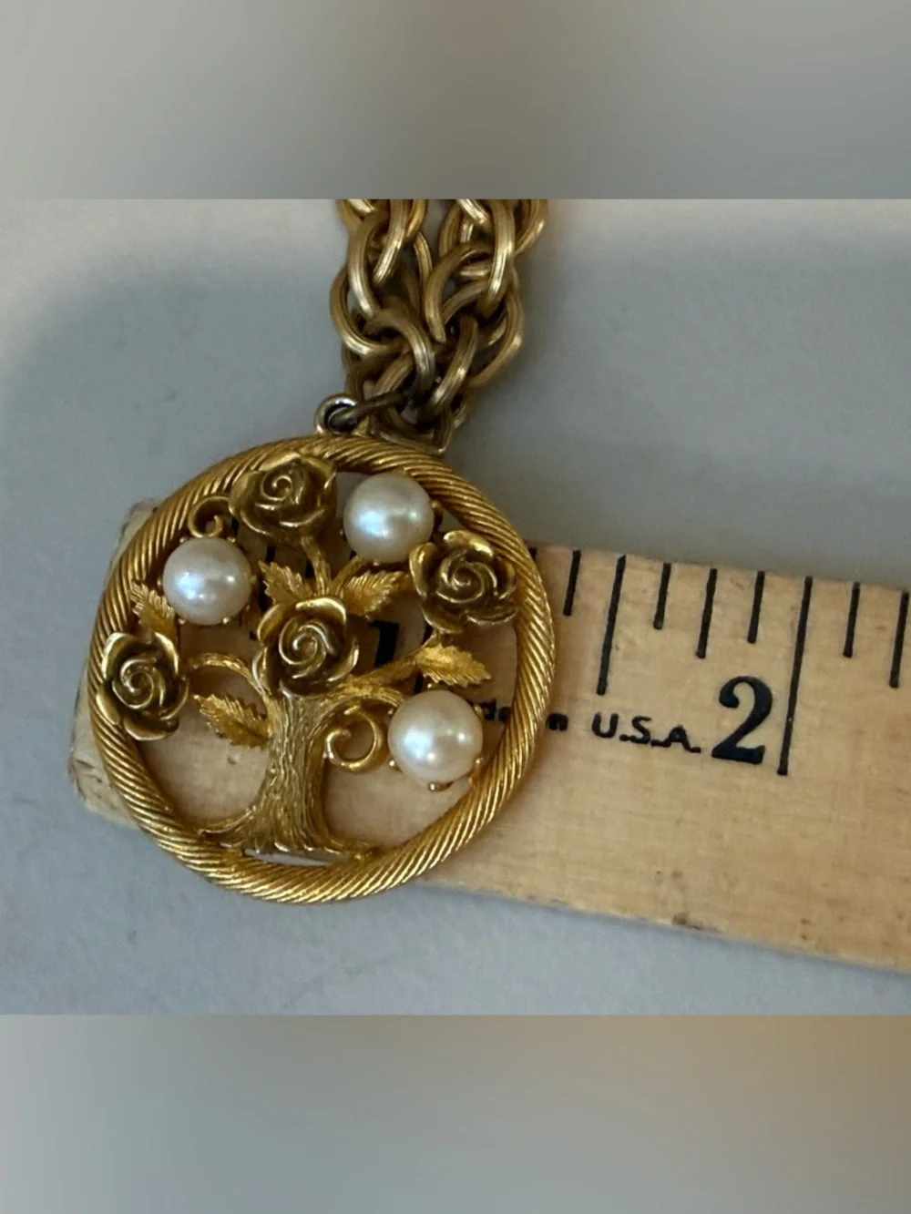 Lisner Jewelry gold tone