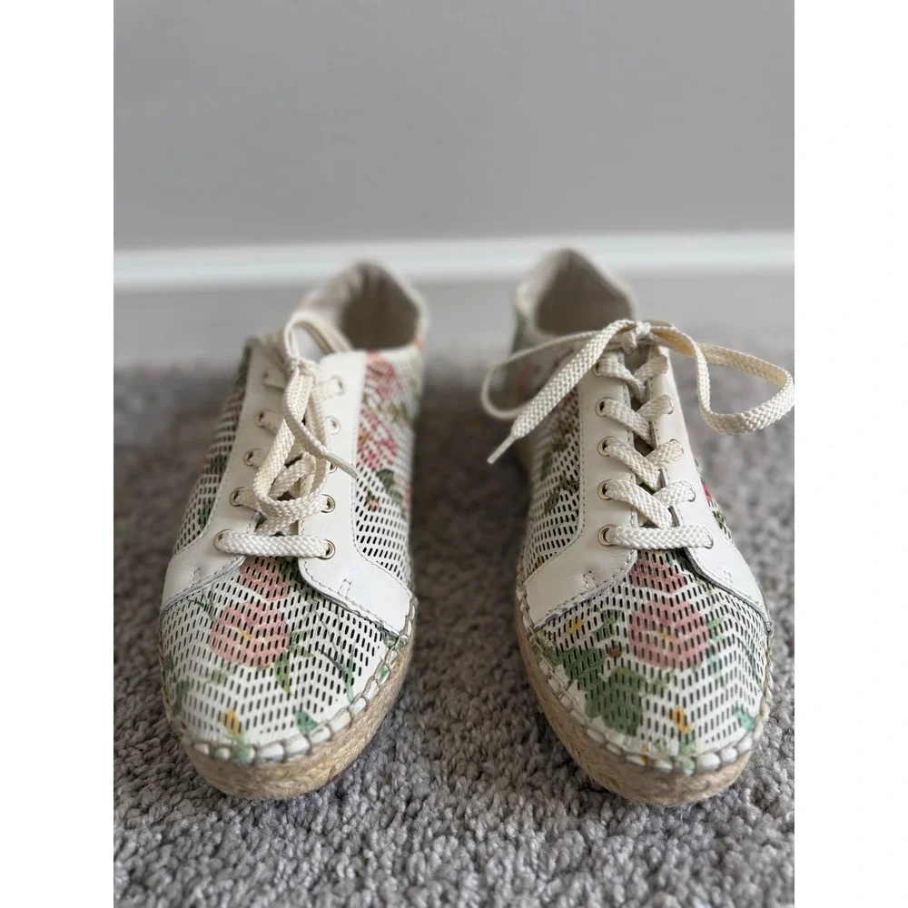 Vince Camuto vince camuto