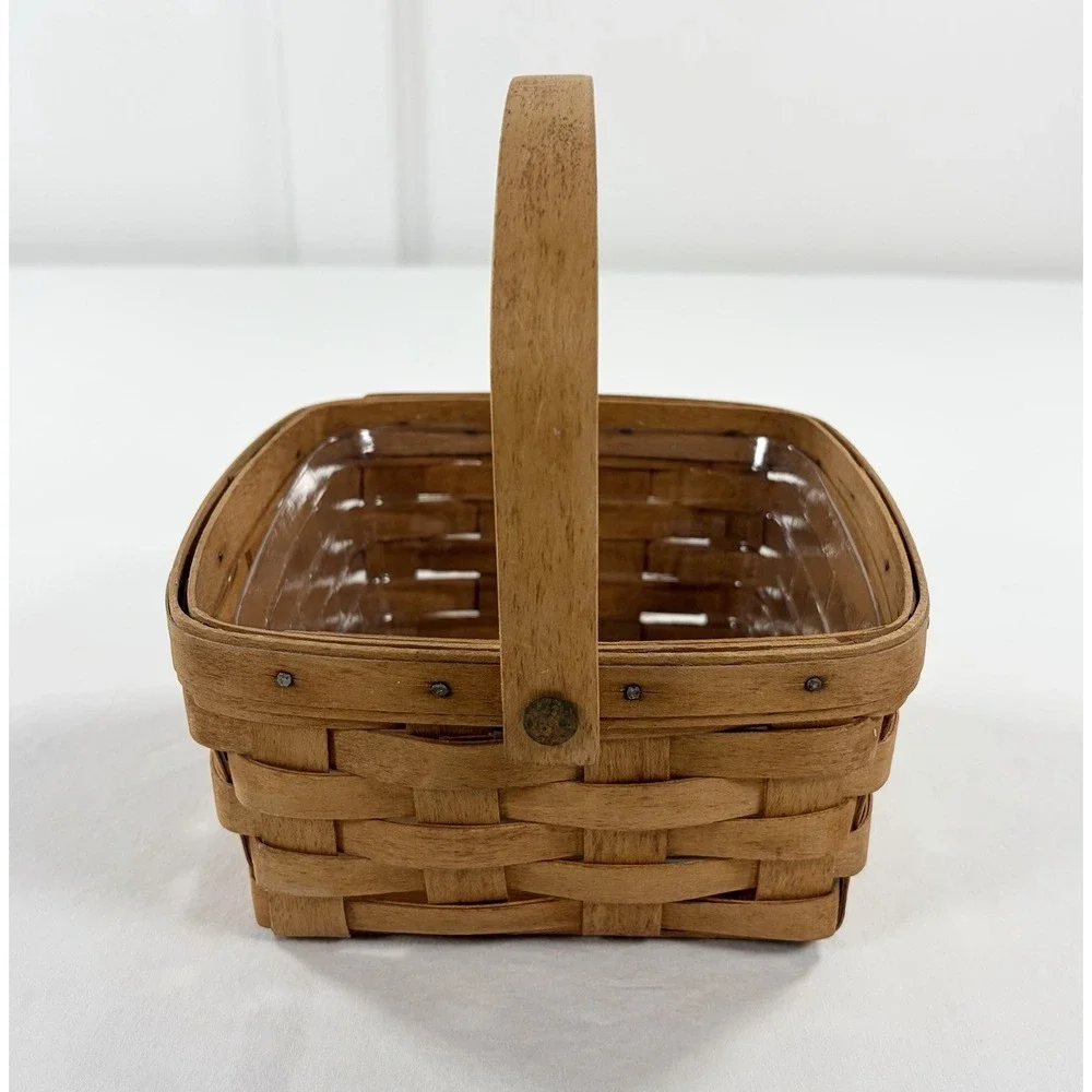 Vintage Longaberger 1990 Medium Berry Basket‎ 7.25