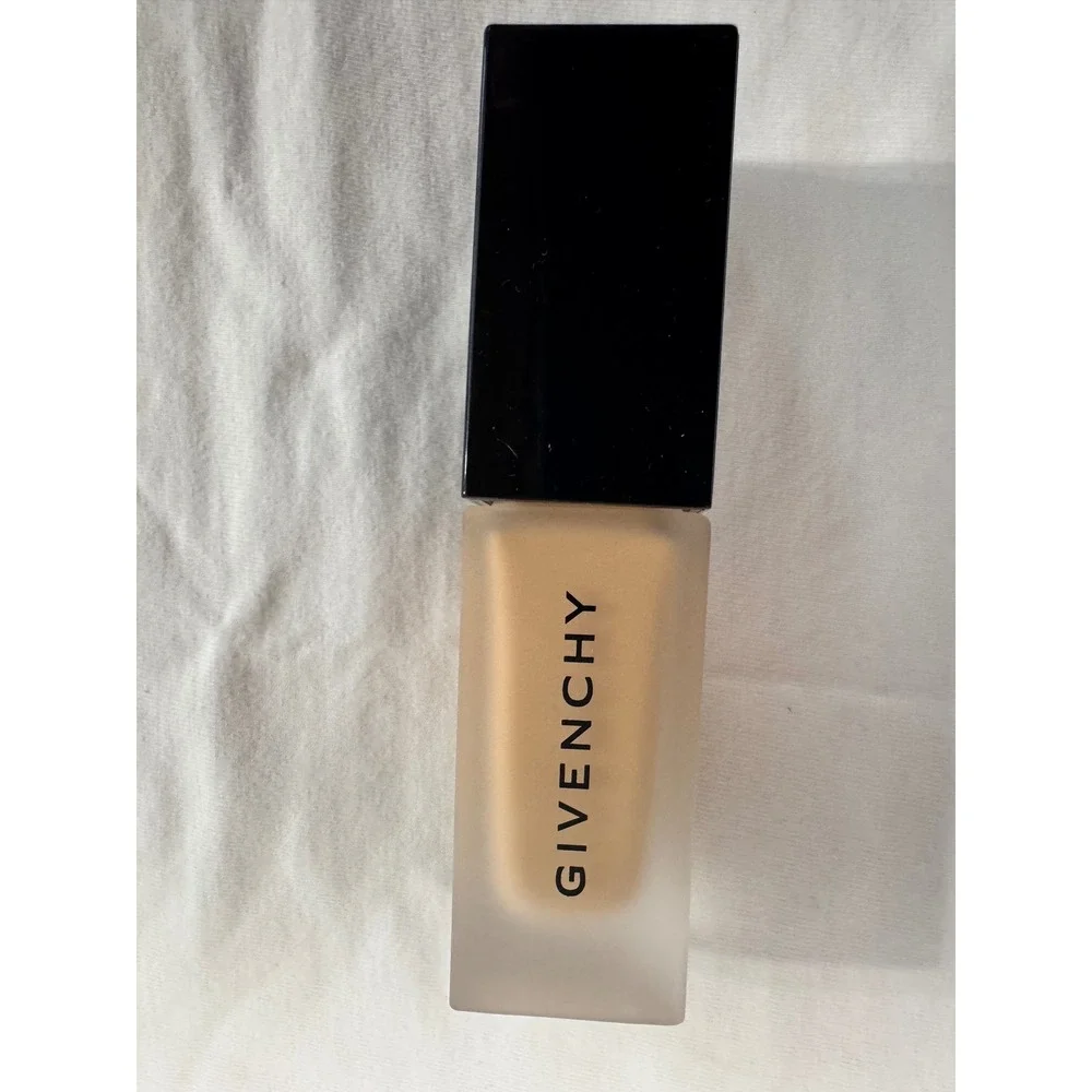 Givenchy Prisme‎ Libre Skin-Caring Matte Foundation 1-W105 1oz 30ml New