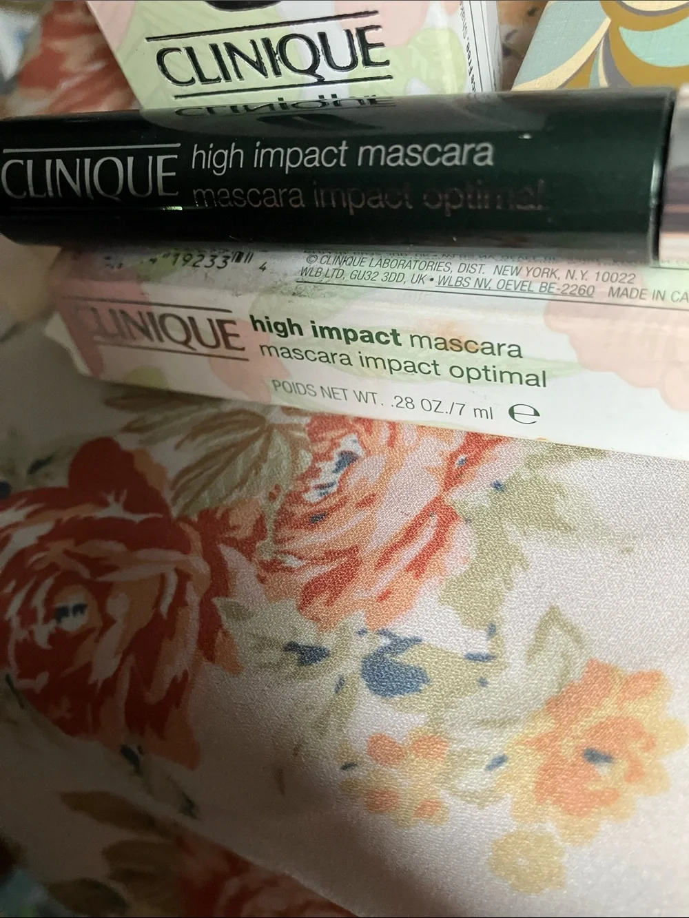Clinique makeup and mascara bundle in pink, white, gold&FREE earrings& hair pins