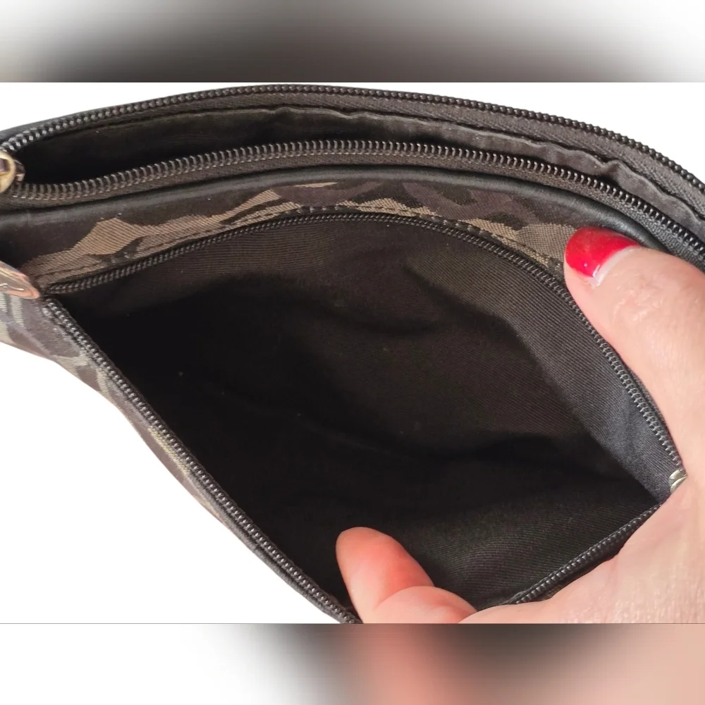 Coach elegant wristlet
