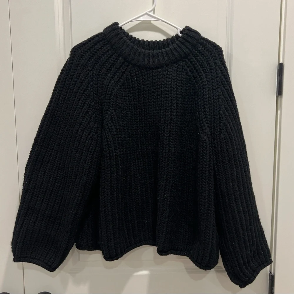 H&M black chunky