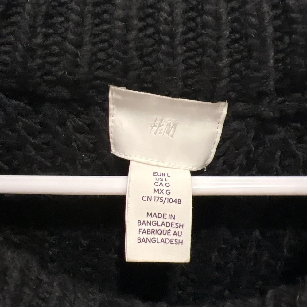 H&M black chunky