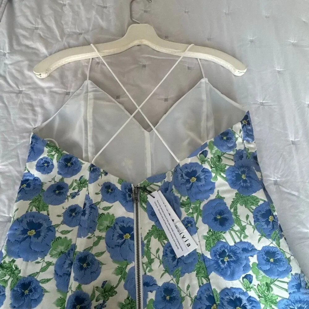 Alice + Olivia structured worn lantern