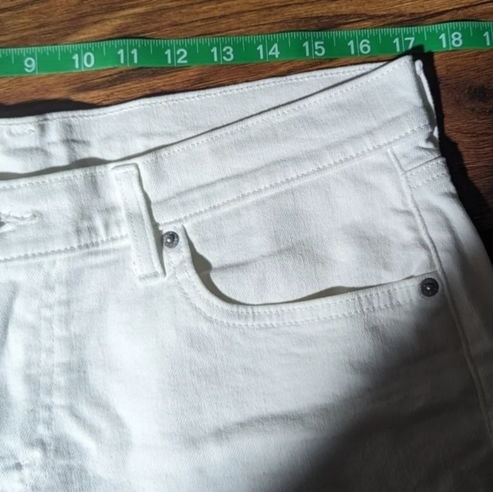 Levis levi mid