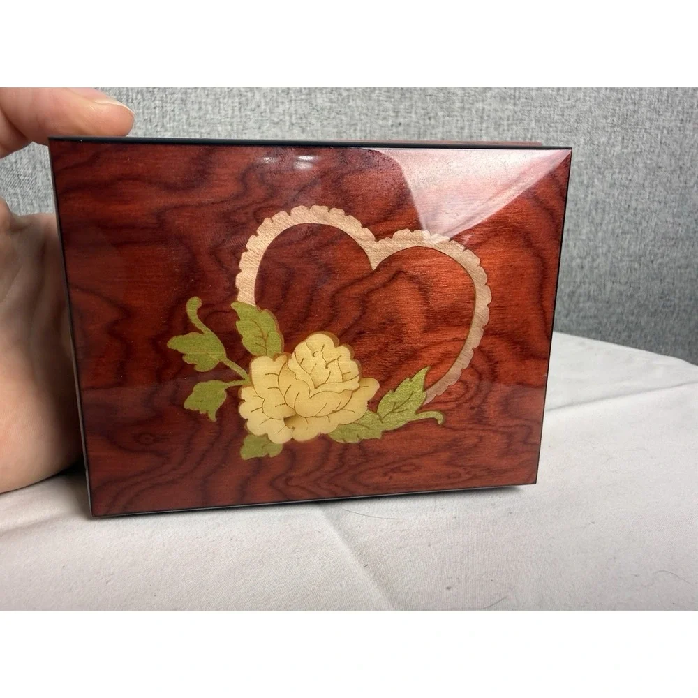 Vintage Wood Sorrento Italian Music Jewelry Trinket Box Floral‎ Heart