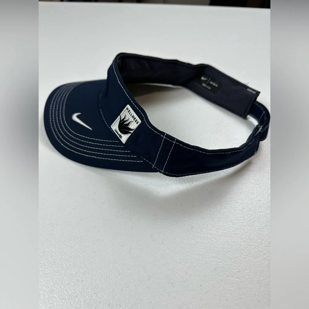 Nike visor ace swoosh