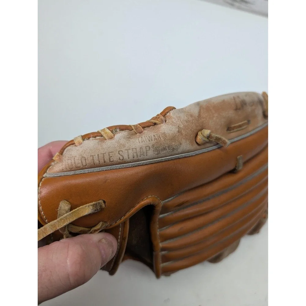 Wilson vintage a2604