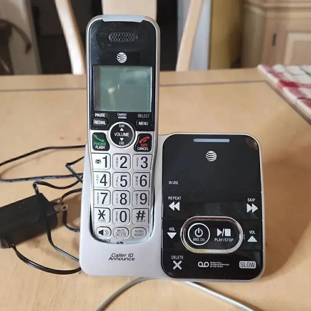AT&T cordless phone digital answering system  caller id CRL 32102